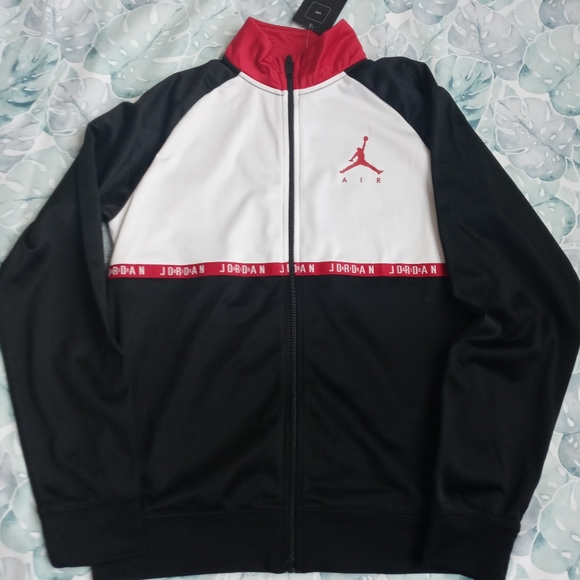 Boys Nike Air Jordan Jacket. Black, Red and White Size XL. - Picture 1 of 3
